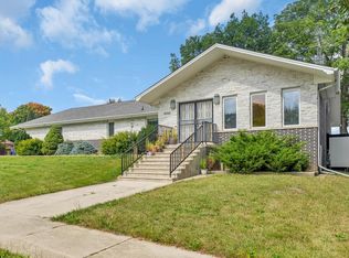 4820 71st St, Kenosha, WI 53142
