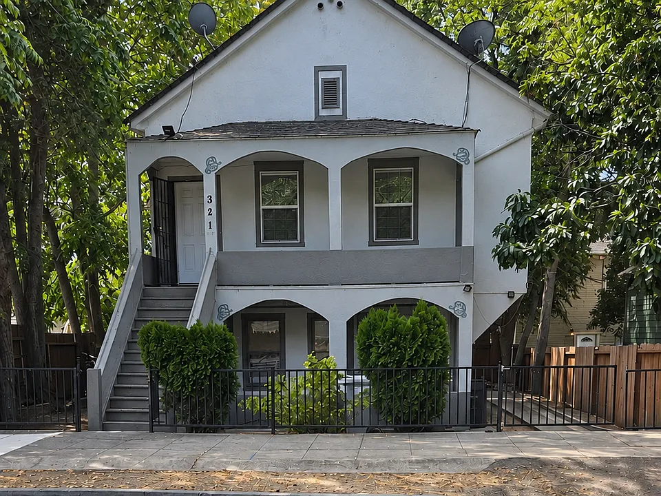 321 D St #2