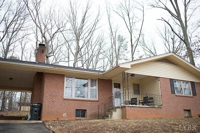 1st image of 1221 Cedar Hill Dr