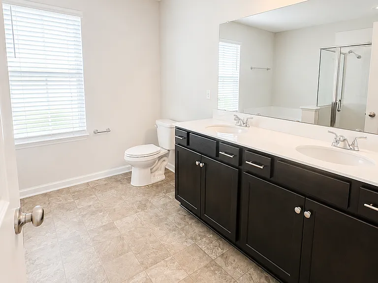 421 Eclipse Ln — Photo 5