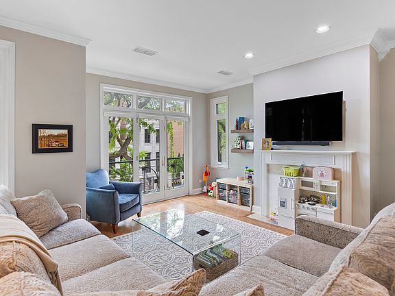4th image of 1846 N Mohawk St #B