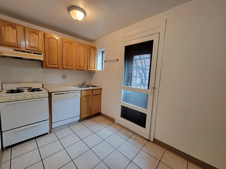 2016 Spring Garden St #3R — Photo 1