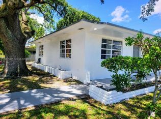 2099 NE 172nd St, North Miami Beach, FL 33162