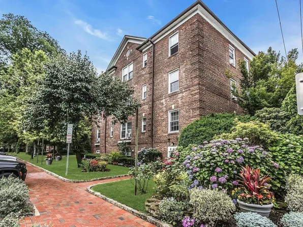 8 Welwyn Road #2G, Great Neck, NY 11020
