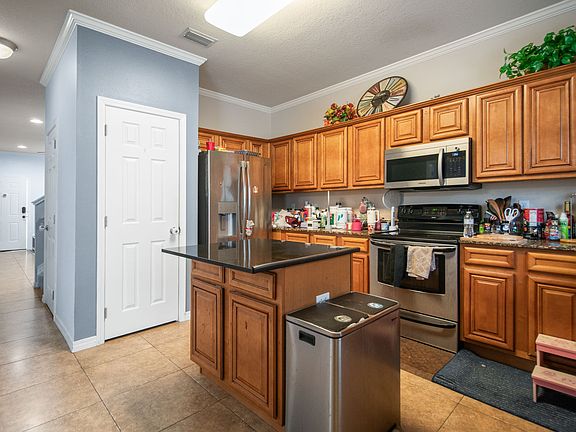 5th image of 1450 Bentley Cir