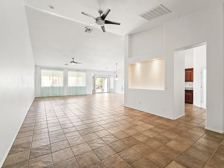2123 W Maldonado Rd — Photo 15