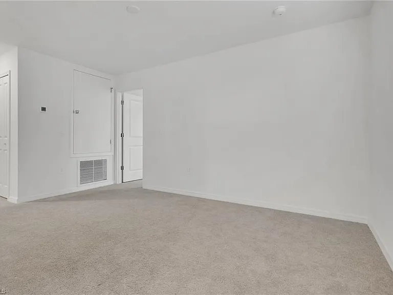 19550 Fairhill Ct — Photo 16