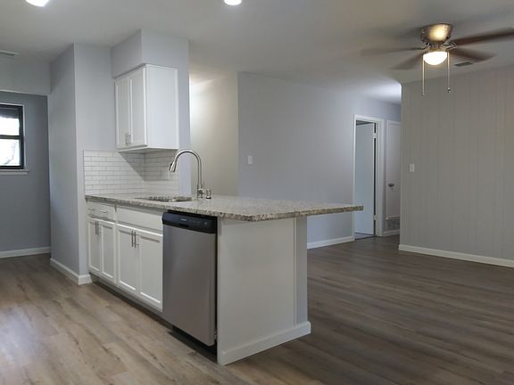 3rd image of 14512 Cimarron Dr