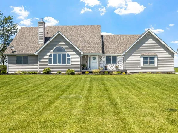 3927 W 3000s Rd, Kankakee, IL 60901