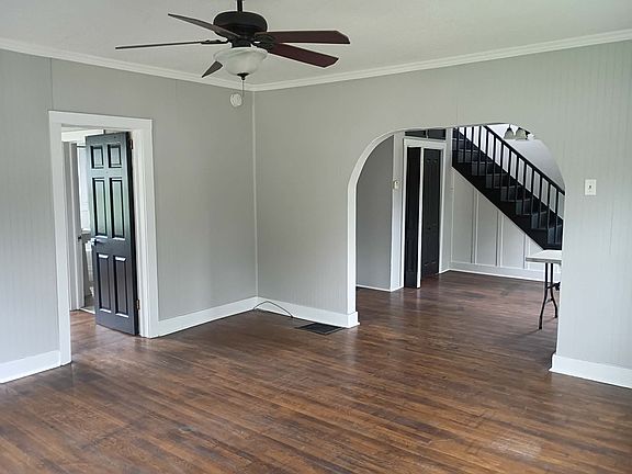 4th image of 800 S Lexington St
