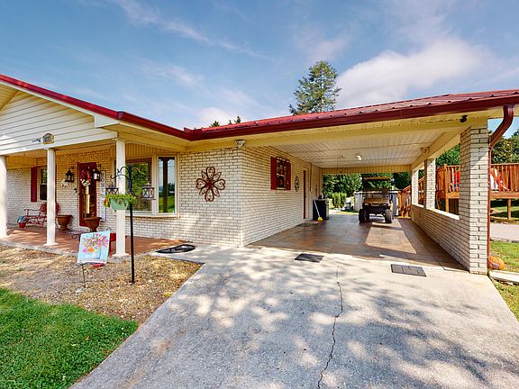 3rd image of 5577 Maxine St