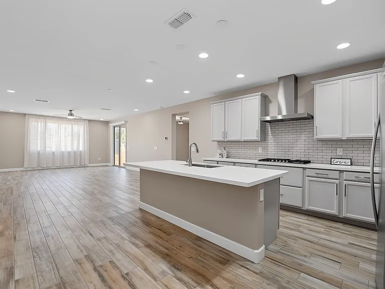 5140 N 181st Dr — Photo 5