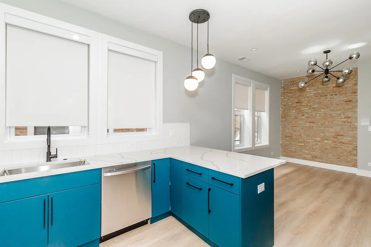 Building Photo - 716 S Laflin St #2M
