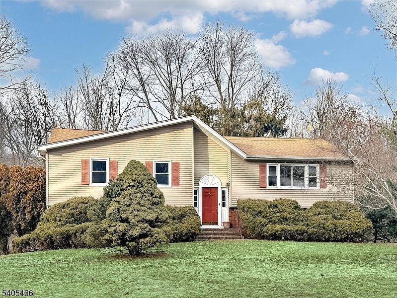 1st image of 131 James Dr