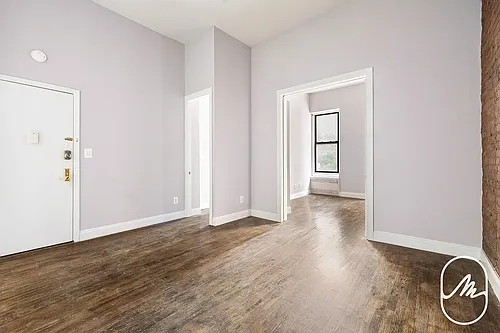 326 W 23rd St #1F Photo 1