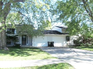 510-512 Barnett Dr, Cedar Falls, IA 50613
