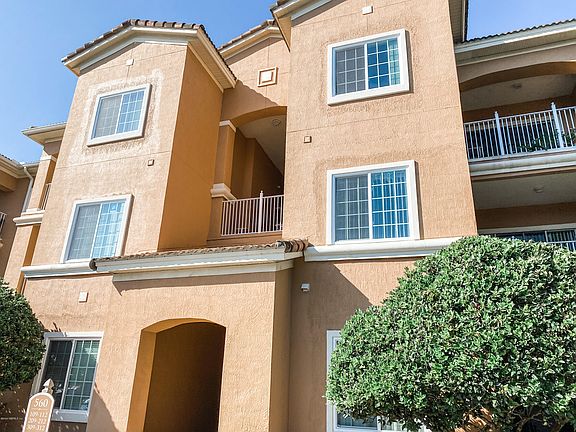 3rd image of 560 Florida Club Blvd APT 209