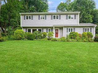 1486 Pleasantville Rd, Briarcliff Manor, NY 10510