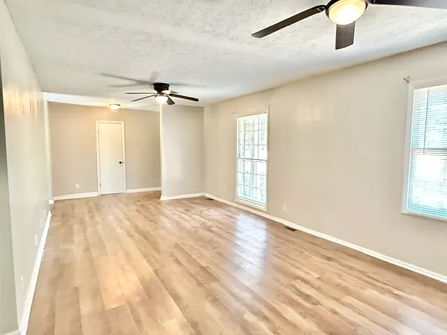 2527 Kingston Dr — Photo 6