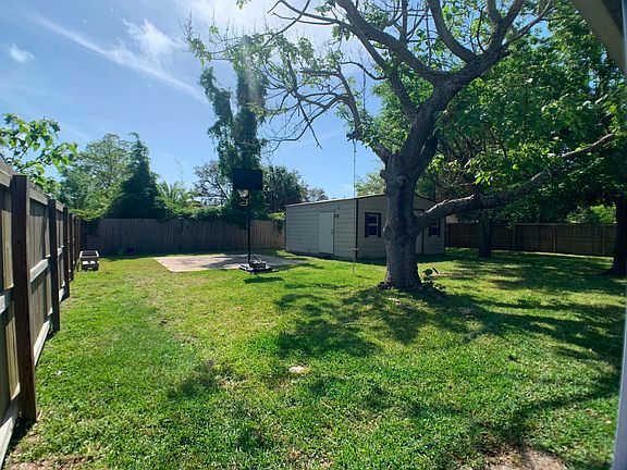 4th image of 205 Evergreen Dr