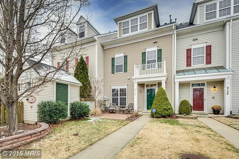 1st image of 8708 Meadow Wood Ct
