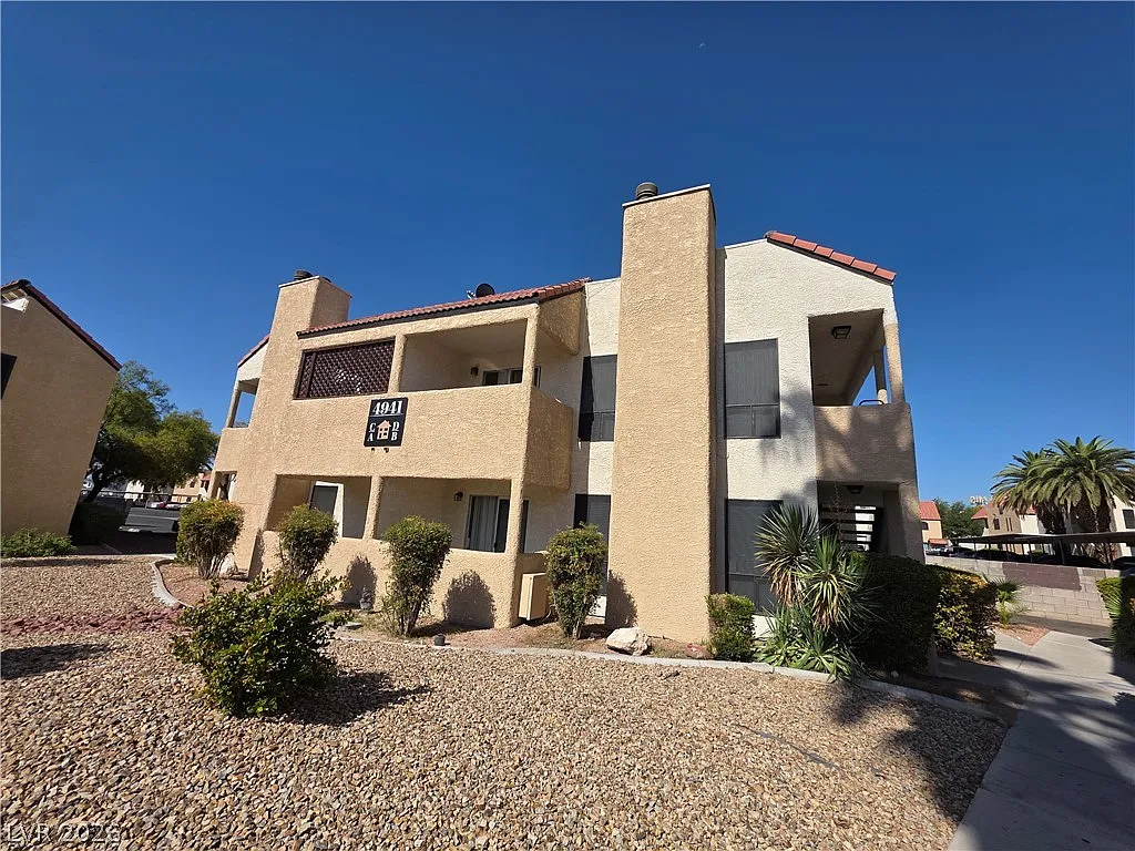 2 bed, 2.0 bath, 992 sqft, $1,185 — Photo 4