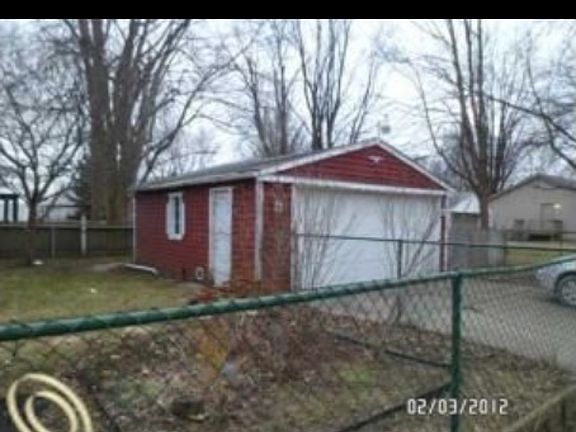 3rd image of 33543 Fernwood St