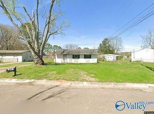 205 Salem Dr NE, Huntsville, AL 35811