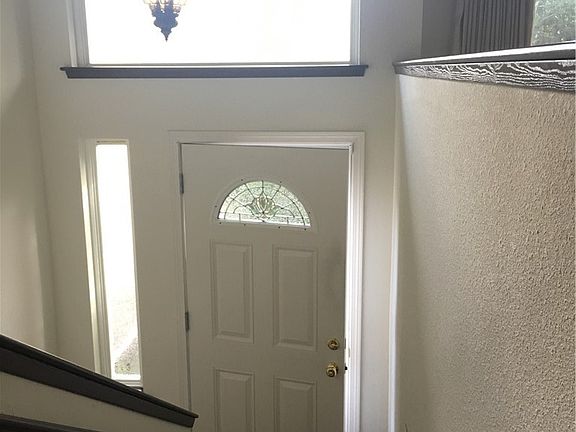 3rd image of 4503 Montclair Dr SE