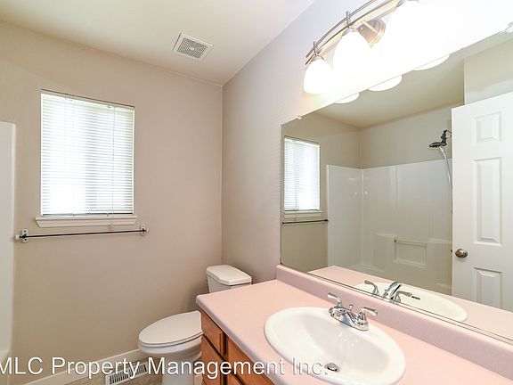 4th image of 8406 NE 56th St