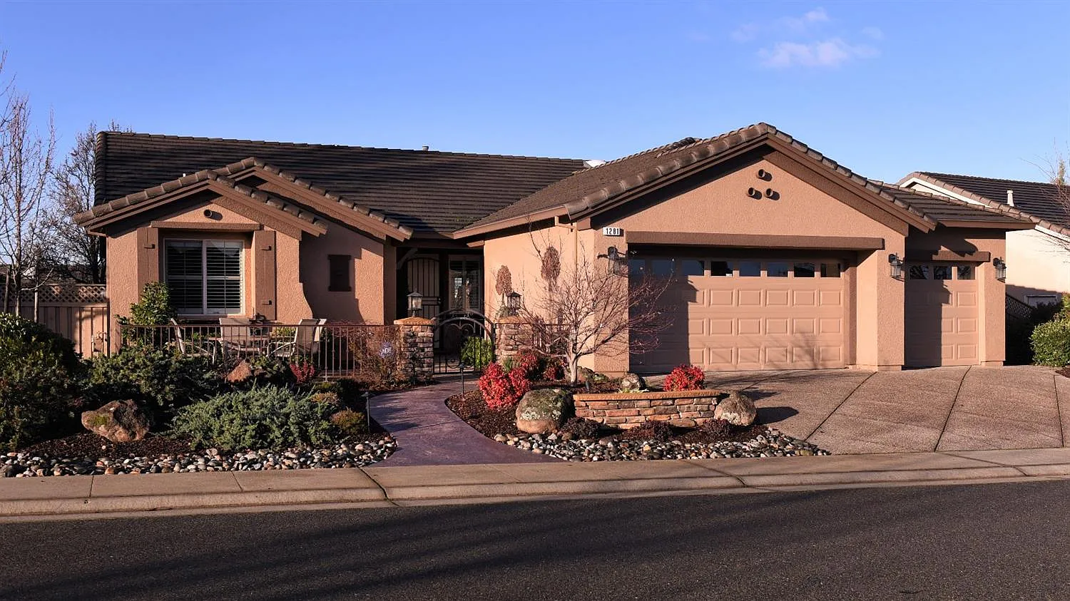 1281 Hillhaven Ln photo 1