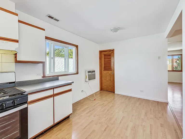 4234 N McVicker Ave #2 — Photo 10