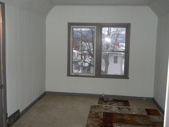 2nd image of 257 E 4th St APT 3