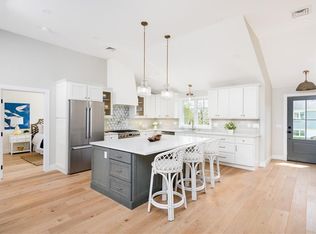 3 Kent Rd, Middletown, RI 02842