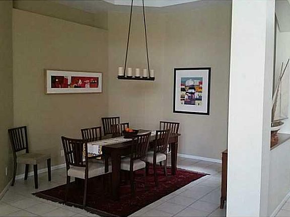 4th image of 1049 Elderberry Dr