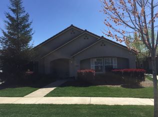2043 Bella Oaks Dr, Tulare, CA 93274