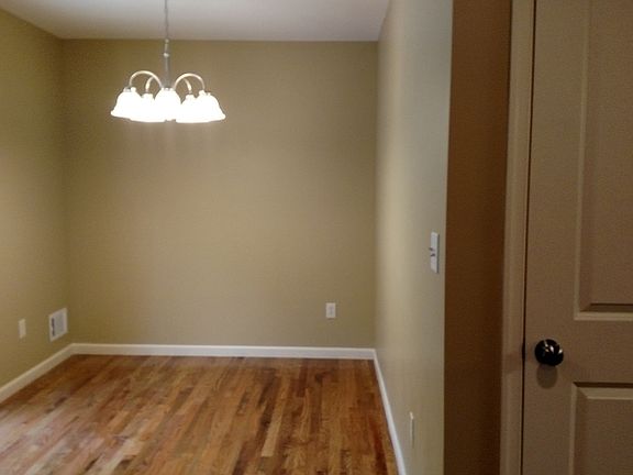 5th image of 12 Woodland Dr