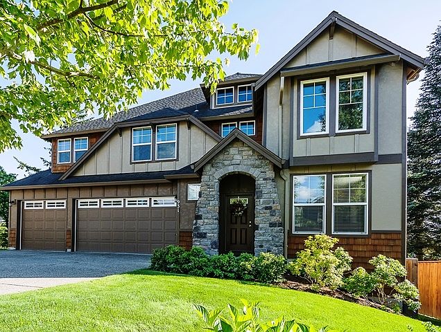 Fabulous Curb Appeal!