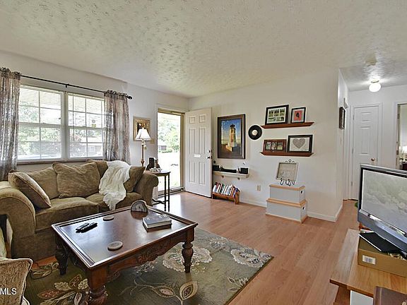 4th image of 1223 Park Hill Cir