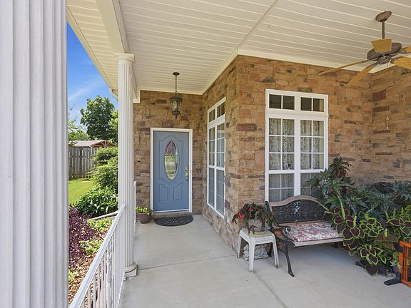 4th image of 232 Camelot Way