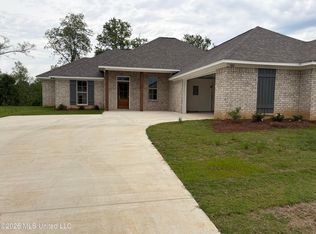 560 Patrick Farms Dr, Pearl, MS 39208