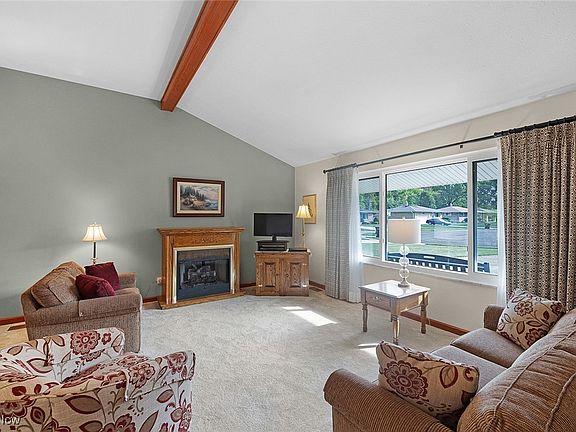 5th image of 1872 Valewood Dr