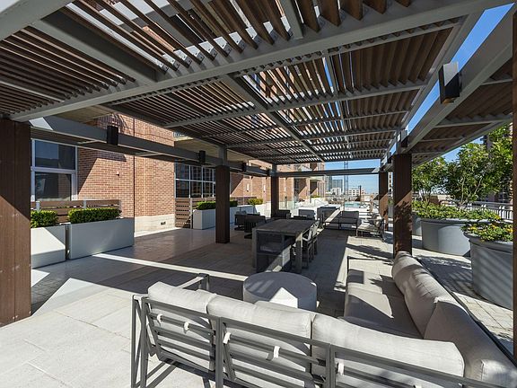 4th image of 4899 Montrose Blvd APT 1707