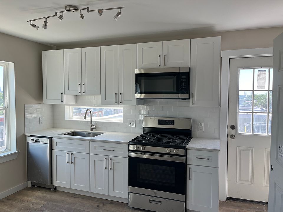 1st image of 4900 Kingsessing Ave #3