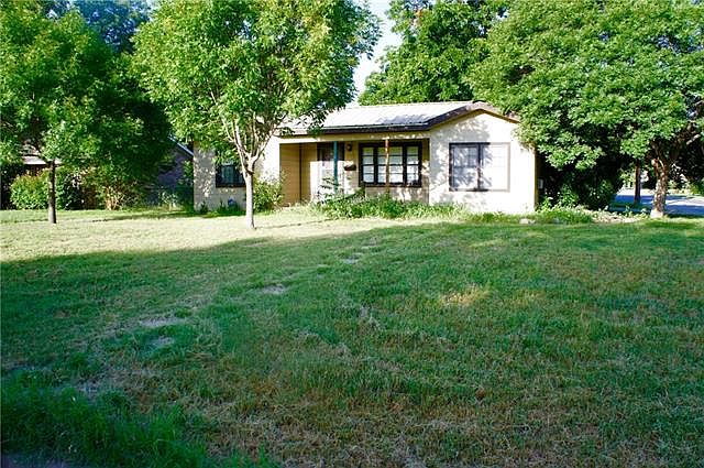1st image of 2401 Greenway Dr