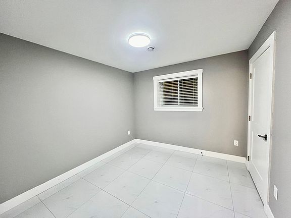 4th image of 904 Alderson Ave