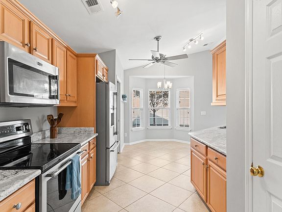3rd image of 800 Sultana Dr.