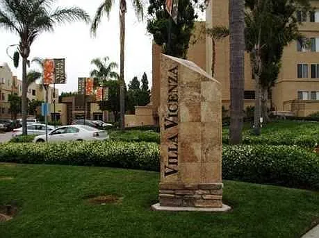 1 bed, 600 sqft, $2,400 — Photo 3