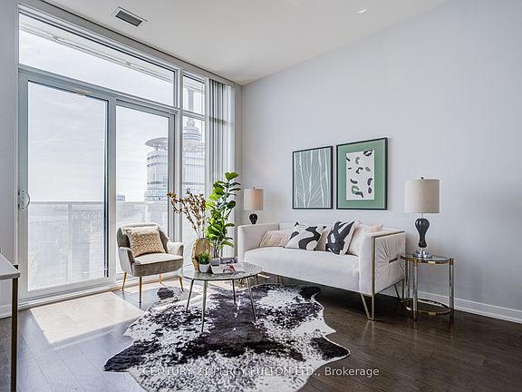 3rd image of 100 Harbour St #6901