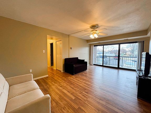 3rd image of 9718 Kingsbridge Dr APT 104